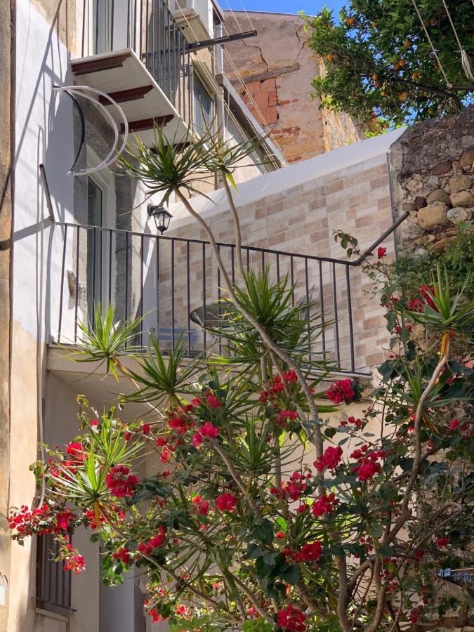 Conte'S House Apartment เชฟาลู ภายนอก รูปภาพ